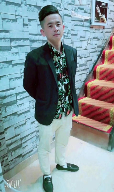 男人三十而立的第一张照片--邢台相亲服务中心