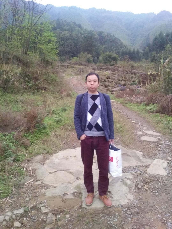 奋斗的第一张照片--邢台相亲服务中心