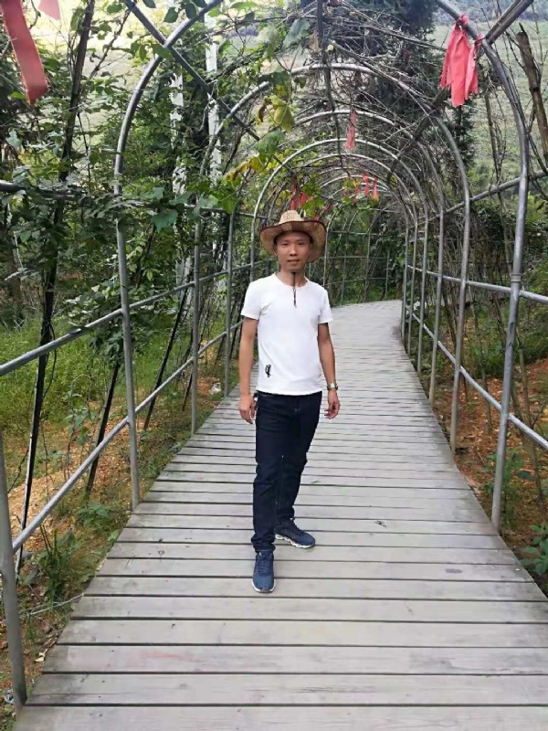 蓝天的第一张照片--邢台相亲服务中心