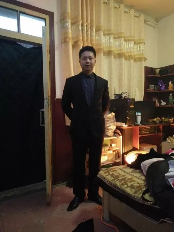 亮亮的第一张照片--邢台相亲服务中心