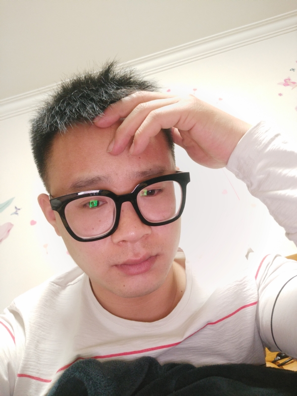 华灯初上的夜晚的第一张照片--邢台相亲服务中心