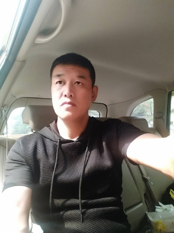 深爱的疯子的第一张照片--邢台相亲服务中心