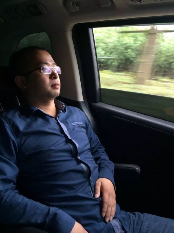 世界那么大的第三张照片--邢台相亲服务中心