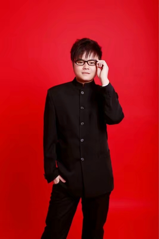 站在远处看童年的第一张照片--邢台相亲服务中心