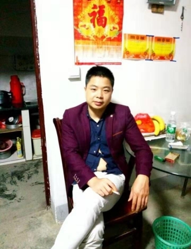 蓝色的微笑的第一张照片--邢台相亲服务中心