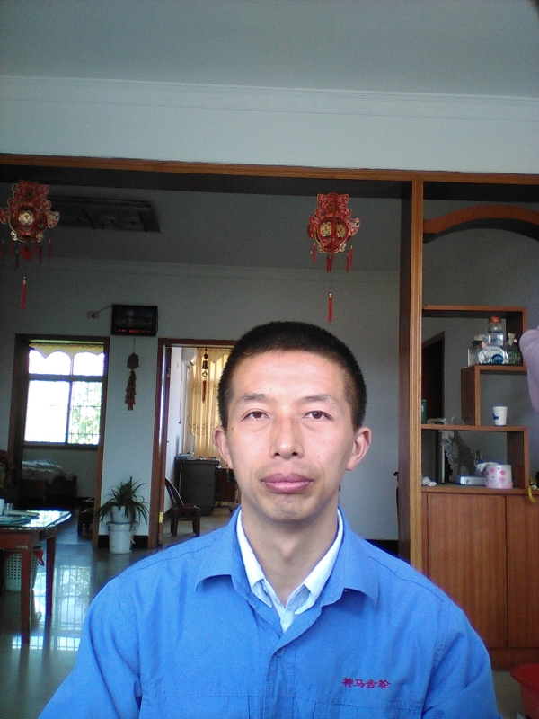 红玫瑰的第一张照片--邢台相亲服务中心