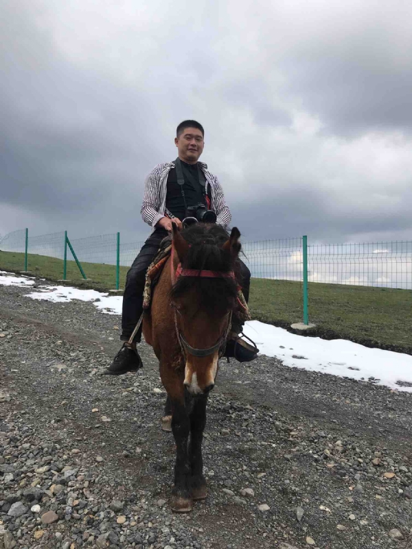 一个人的第一张照片--邢台相亲服务中心