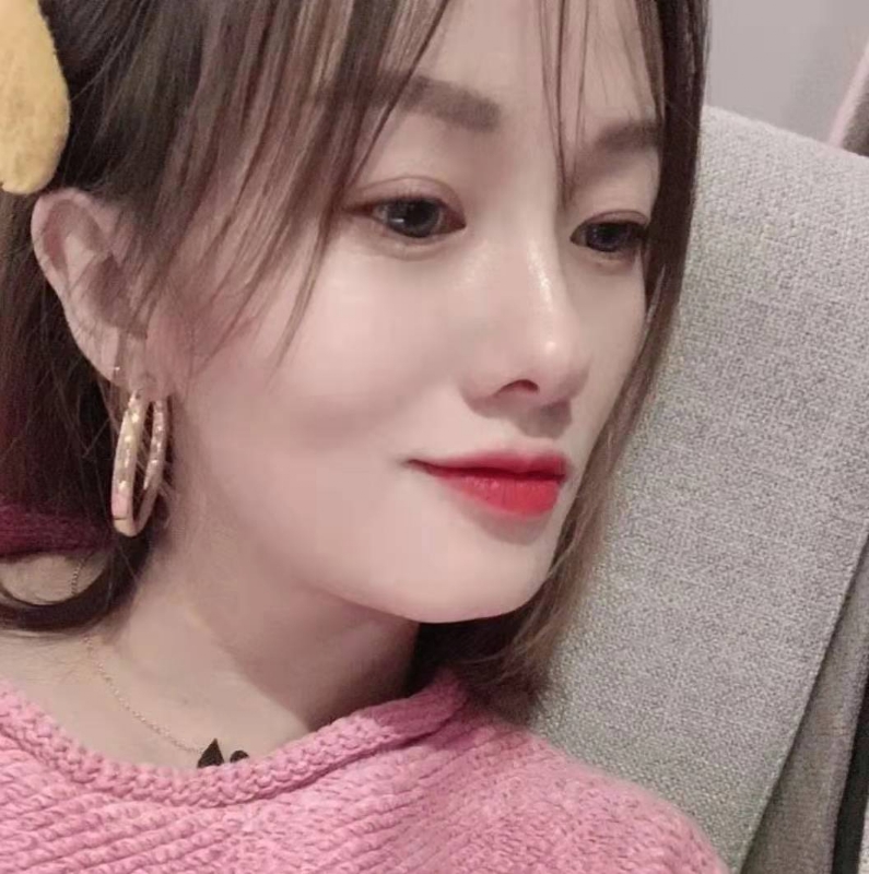 微醺的笑容的第一张照片--邢台相亲服务中心