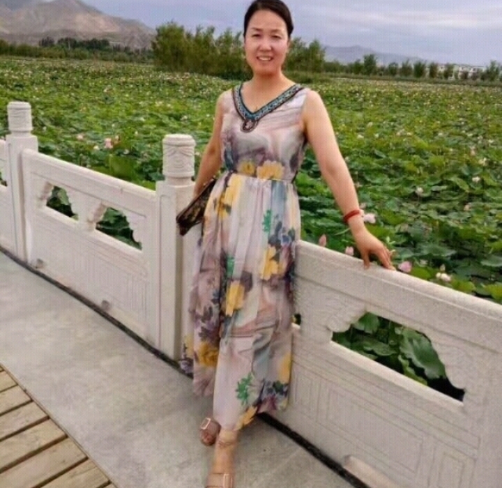 红叶的第一张照片--邢台相亲服务中心