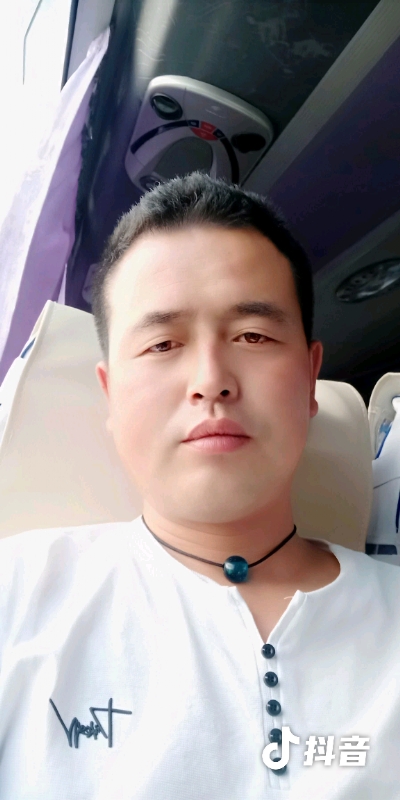 瞬间被爱上的第一张照片--邢台相亲服务中心