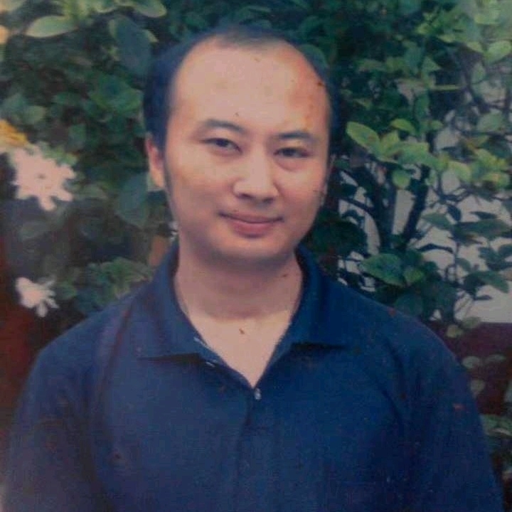 石峰里的生命的第一张照片--邢台相亲服务中心