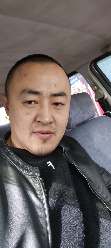 精神九哥的第一张照片--邢台相亲服务中心