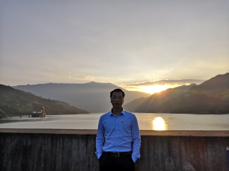 庸人自扰的第一张照片--邢台相亲服务中心