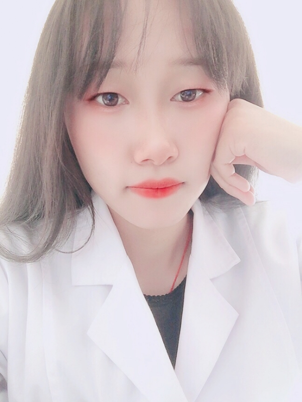 白婚纱的第一张照片--邢台相亲服务中心