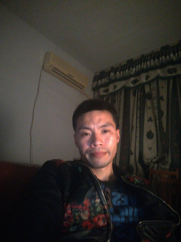 性情男儿的第一张照片--邢台相亲服务中心