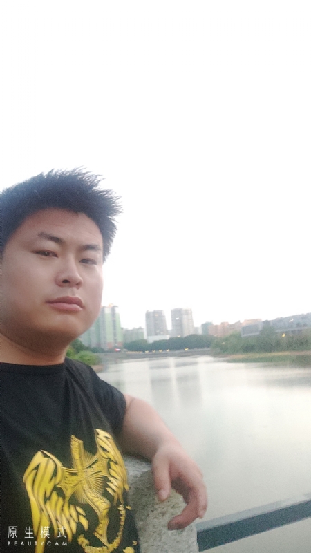 小海的第二张照片--邢台相亲服务中心