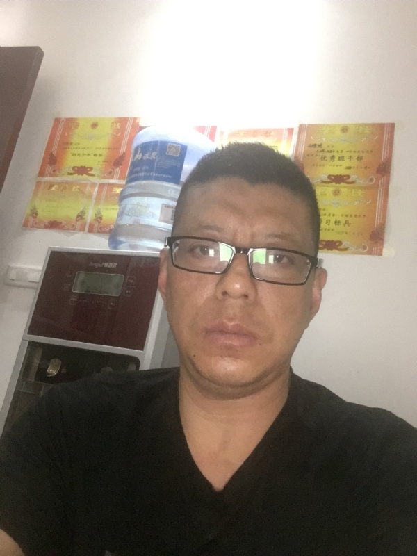 牵手的第二张照片--邢台相亲服务中心