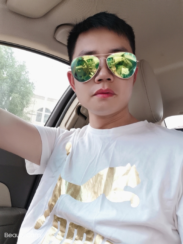 奋斗的第一张照片--邢台相亲服务中心