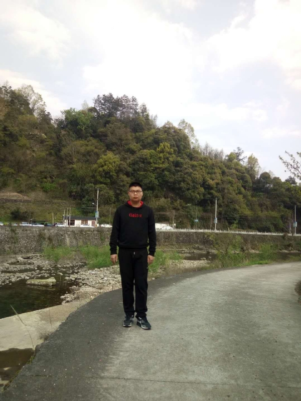 等着上钩的鱼的第一张照片--邢台相亲服务中心