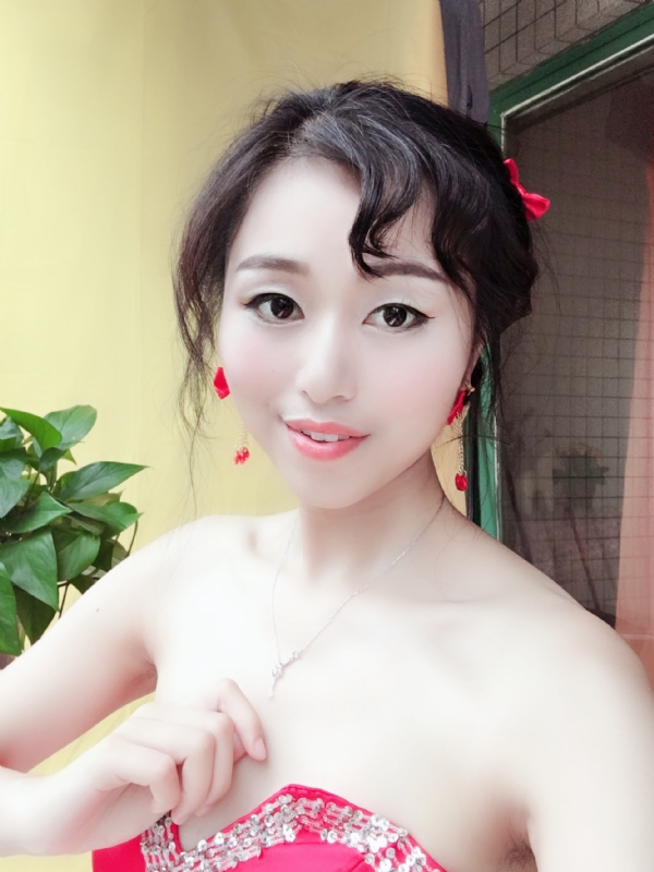 薇薇的第一张照片--邢台相亲服务中心