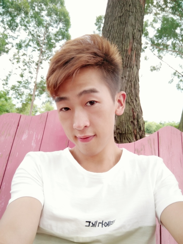 一觉睡到小时候的第一张照片--邢台相亲服务中心