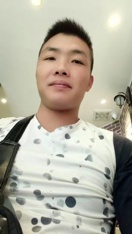 吃生蚝的小乖乖的第一张照片--邢台相亲服务中心