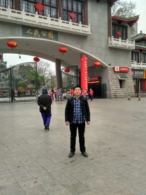 在奋斗的第一张照片--邢台相亲服务中心