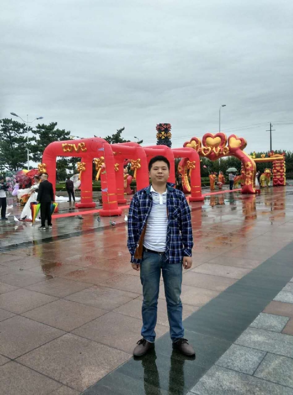 在奋斗的第三张照片--邢台相亲服务中心