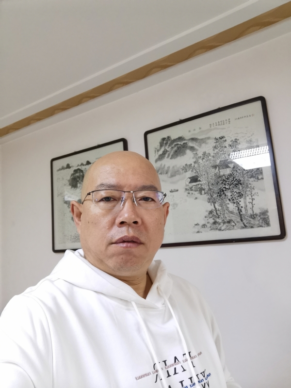 光头博士的第一张照片--邢台相亲服务中心