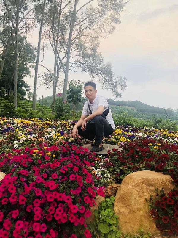 小郑的第一张照片--邢台相亲服务中心