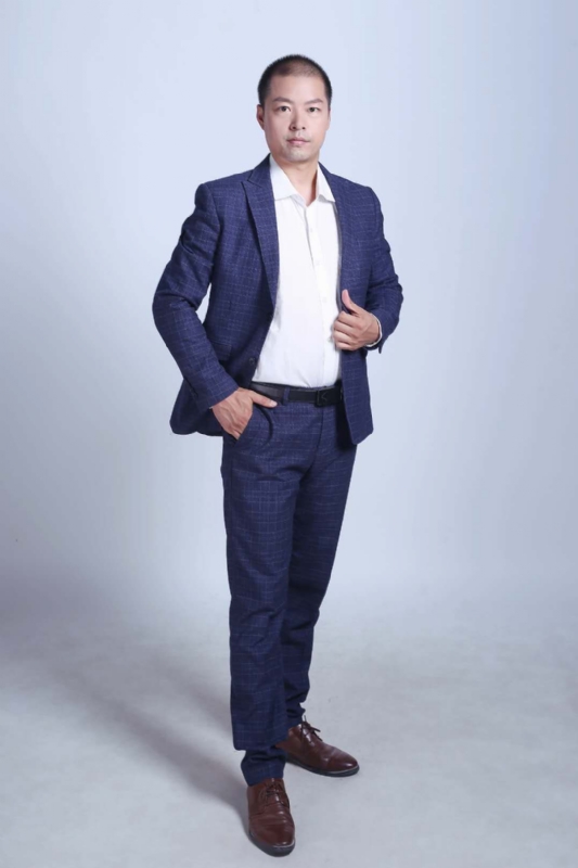 努力的青年的第一张照片--邢台相亲服务中心