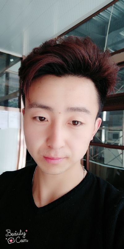 拼命微笑的第三张照片--邢台相亲服务中心