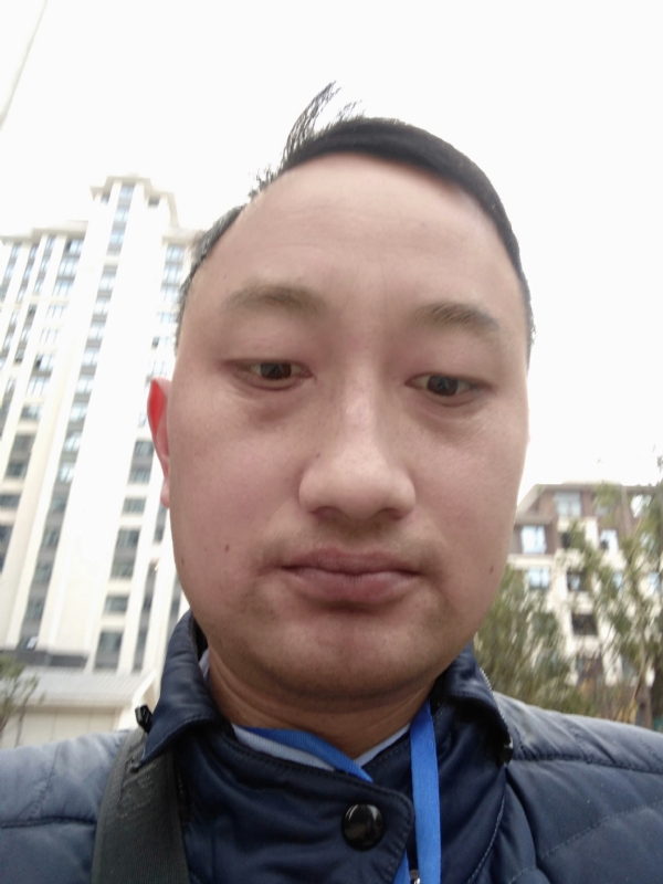 老男人的第一张照片--邢台相亲服务中心