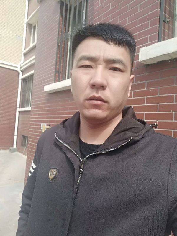 谁伴我闯荡的第一张照片--邢台相亲服务中心