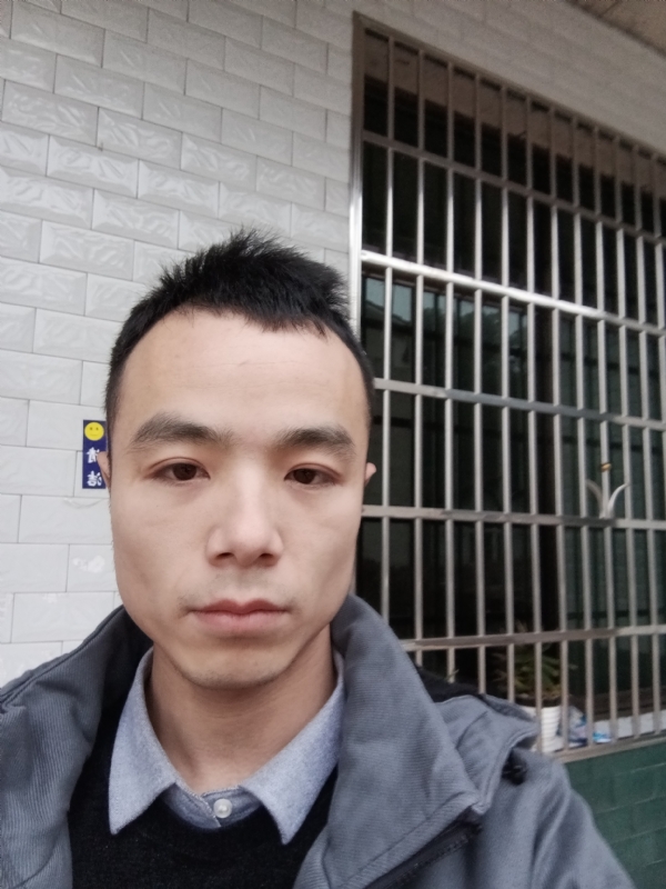 笑得那么开心的第一张照片--邢台相亲服务中心