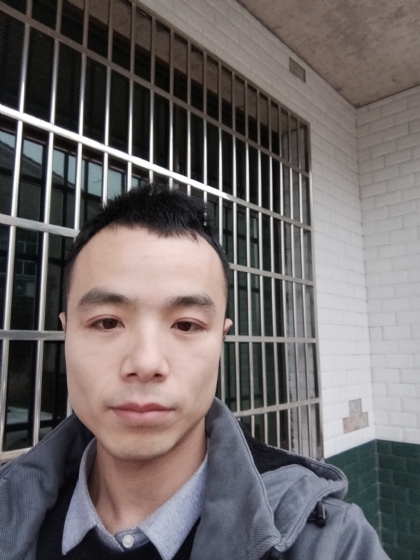 笑得那么开心的第三张照片--邢台相亲服务中心