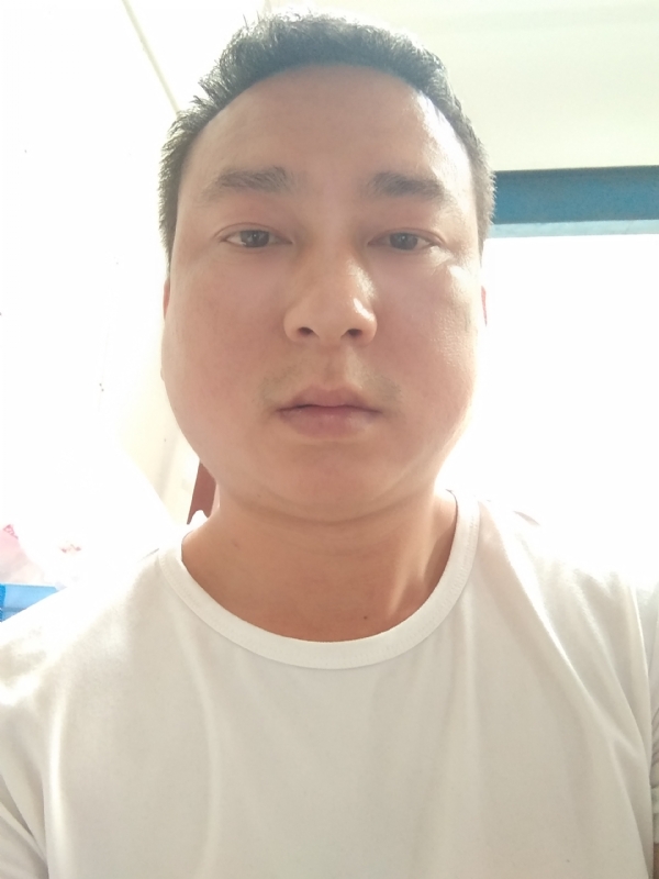 大叔的第一张照片--邢台相亲服务中心