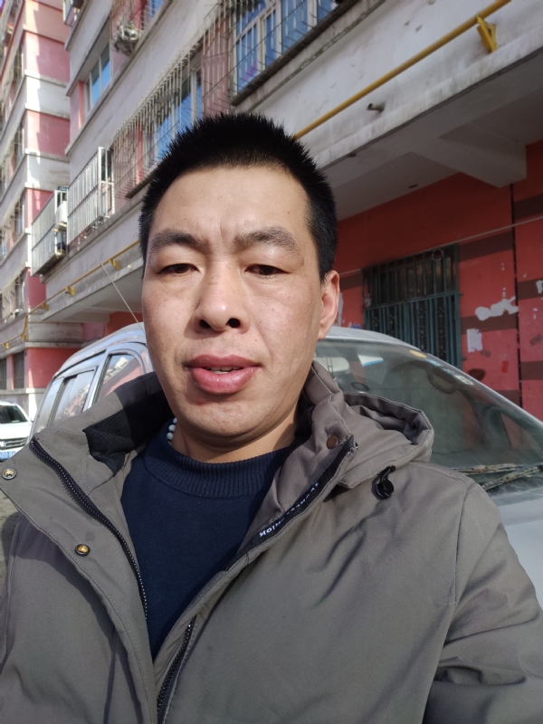 华哥的第一张照片--邢台相亲服务中心