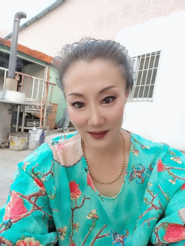 燕子的第三张照片--邢台相亲服务中心