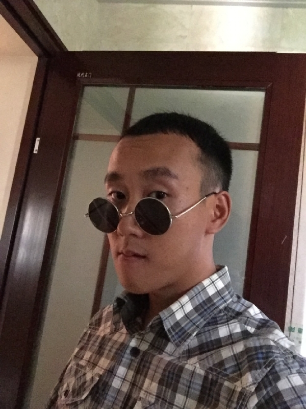 悲喜的第一张照片--邢台相亲服务中心