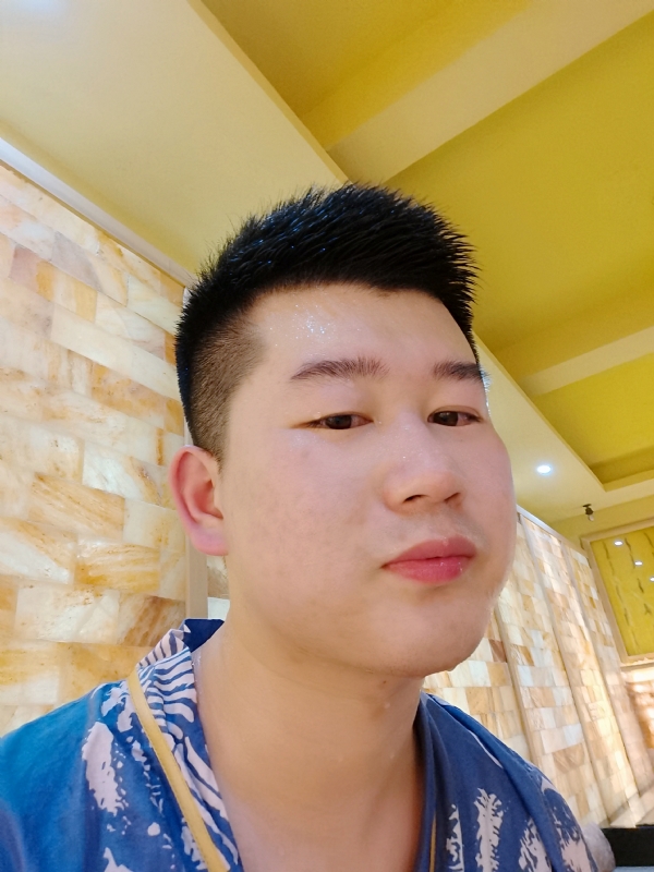 六月与阿十二的第一张照片--邢台相亲服务中心