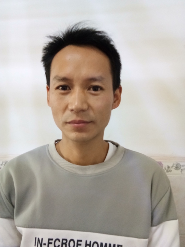 单亲爸爸的第一张照片--邢台相亲服务中心