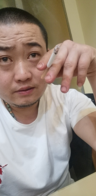 孤独的螃蟹的第一张照片--邢台相亲服务中心