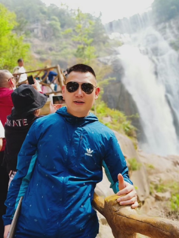 钟爱一生的第一张照片--邢台相亲服务中心