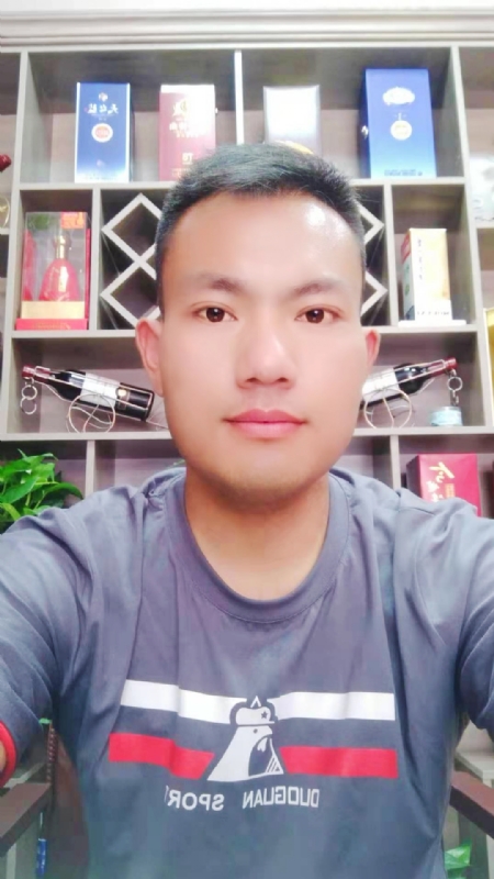 钱乾的第一张照片--邢台相亲服务中心