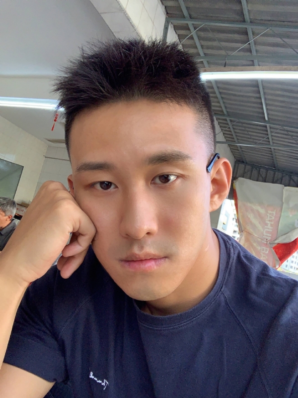 相见恨晚的第二张照片--邢台相亲服务中心