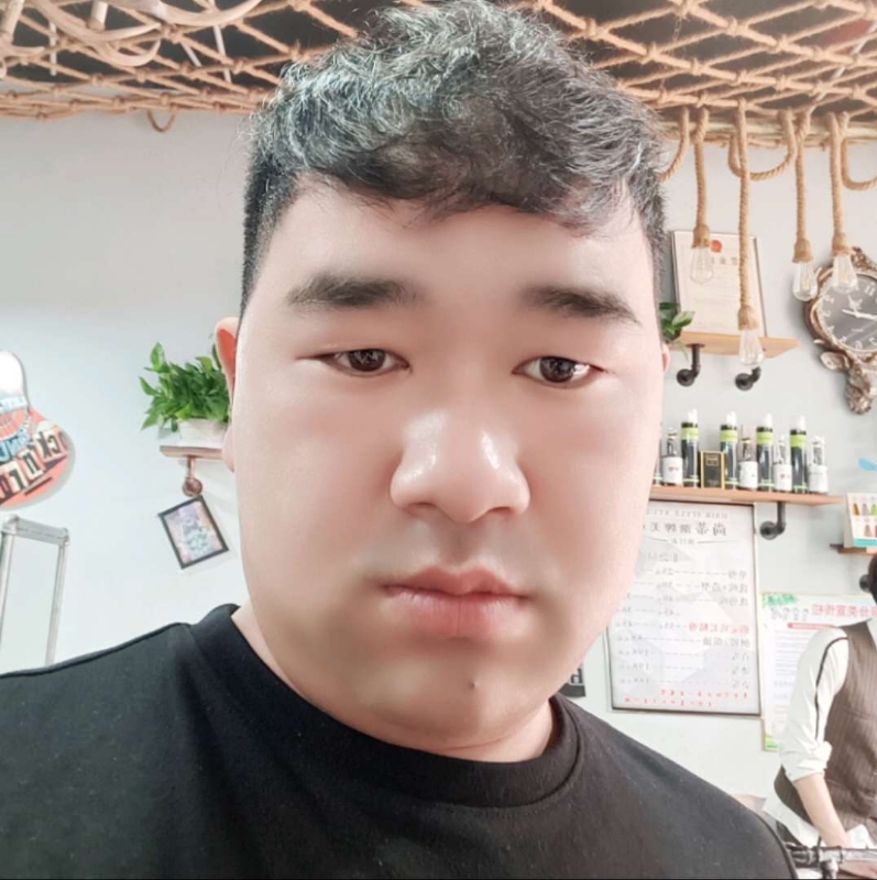 田野小伟的第一张照片--邢台相亲服务中心