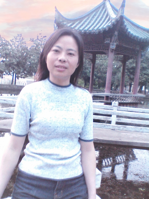 小草的第三张照片--邢台相亲服务中心