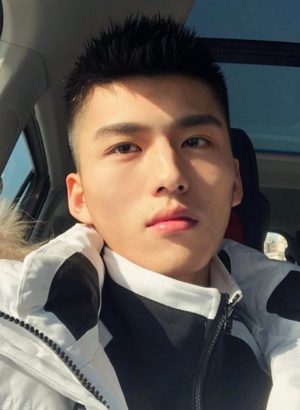 飞翔的第一张照片--邢台相亲服务中心