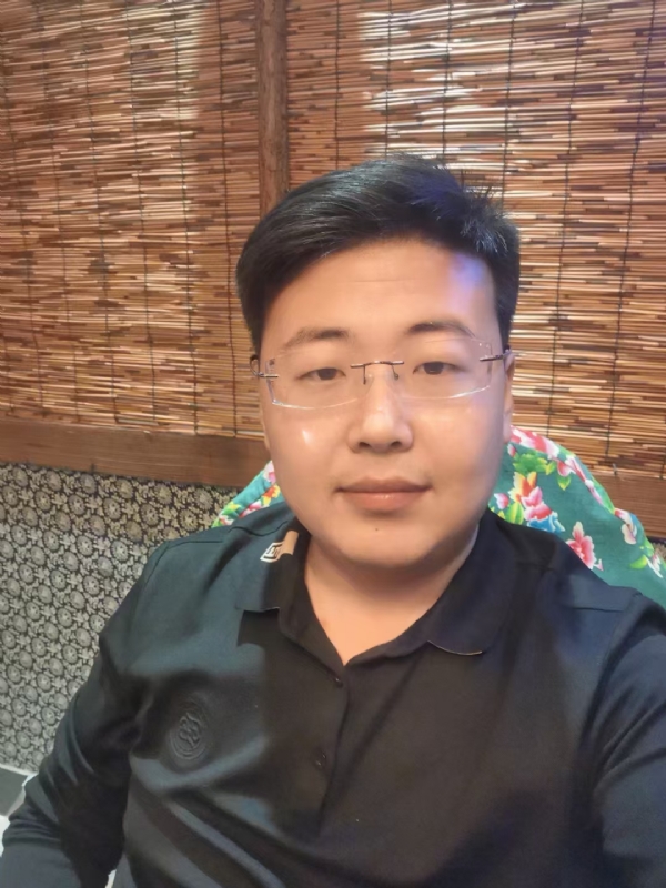 刘先生的第一张照片--邢台相亲服务中心